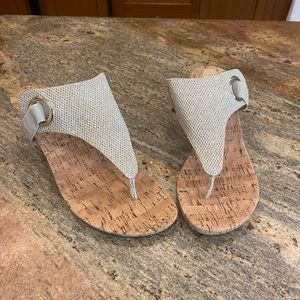 White Mountain gold sparkle wedge